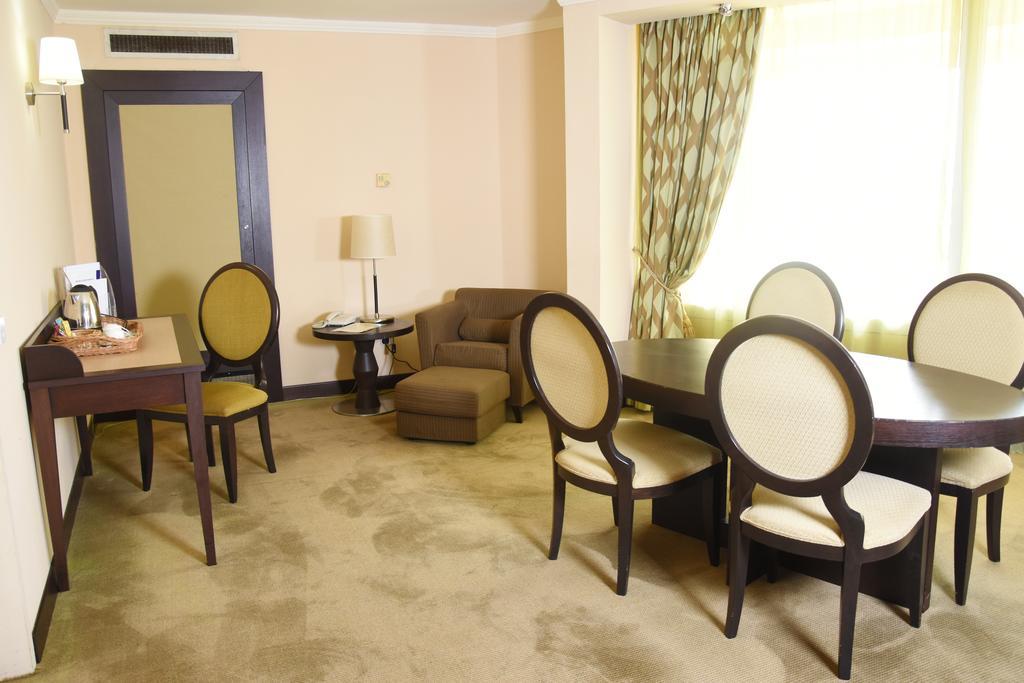 Nicon Luxury Abuja Hotell Exteriör bild
