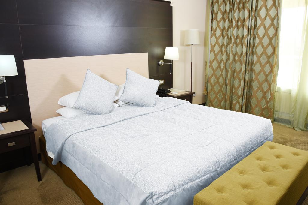 Nicon Luxury Abuja Hotell Exteriör bild