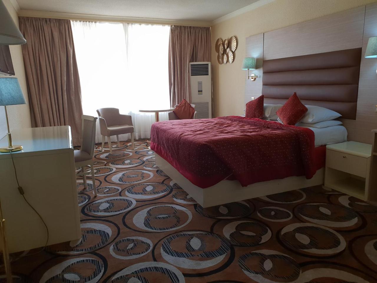 Nicon Luxury Abuja Hotell Exteriör bild